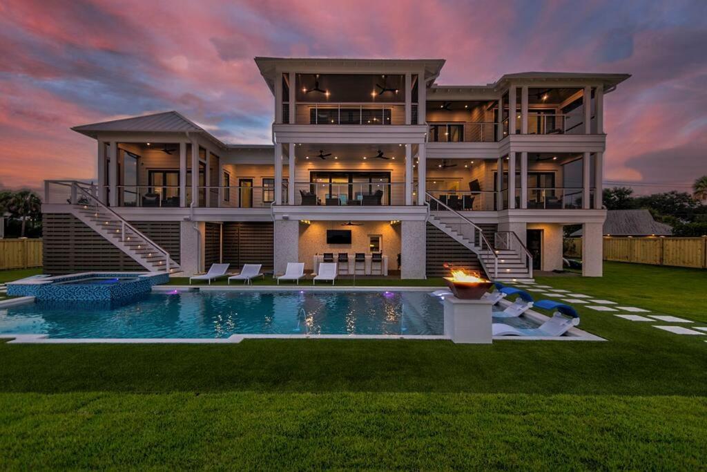 New Waterfront Home With Deep Water Dock Isle of Palms Eksteriør billede