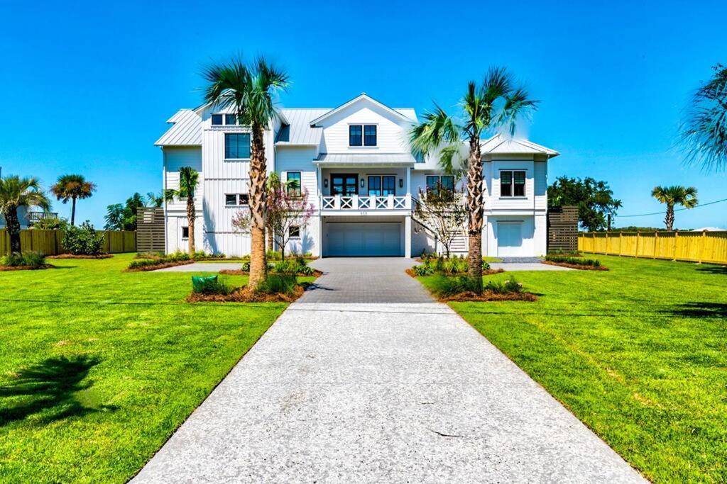 New Waterfront Home With Deep Water Dock Isle of Palms Eksteriør billede
