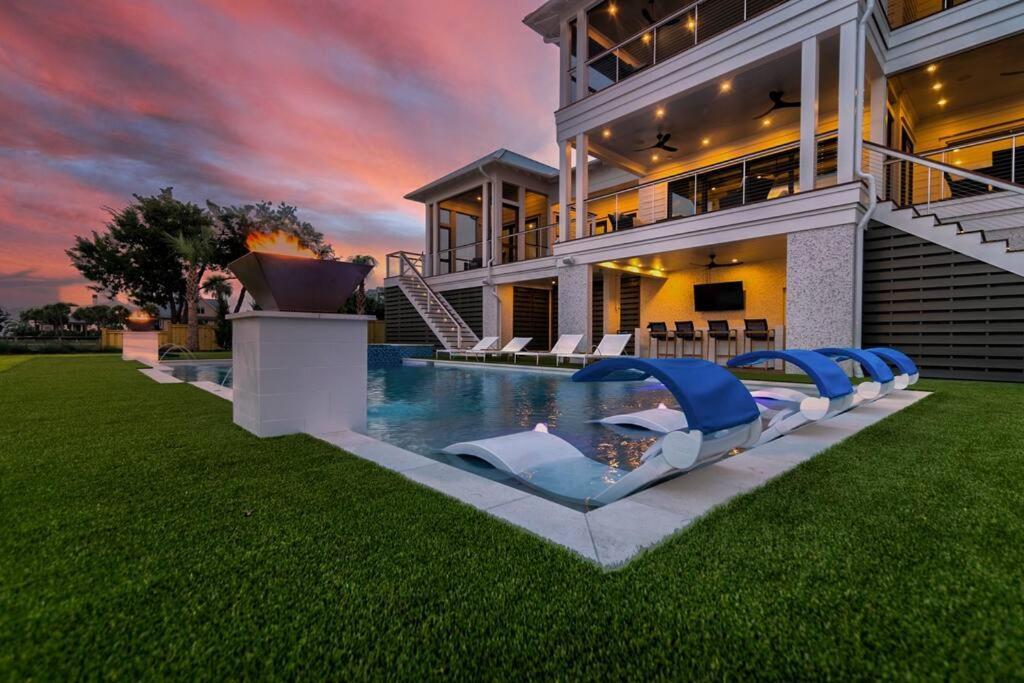 New Waterfront Home With Deep Water Dock Isle of Palms Eksteriør billede