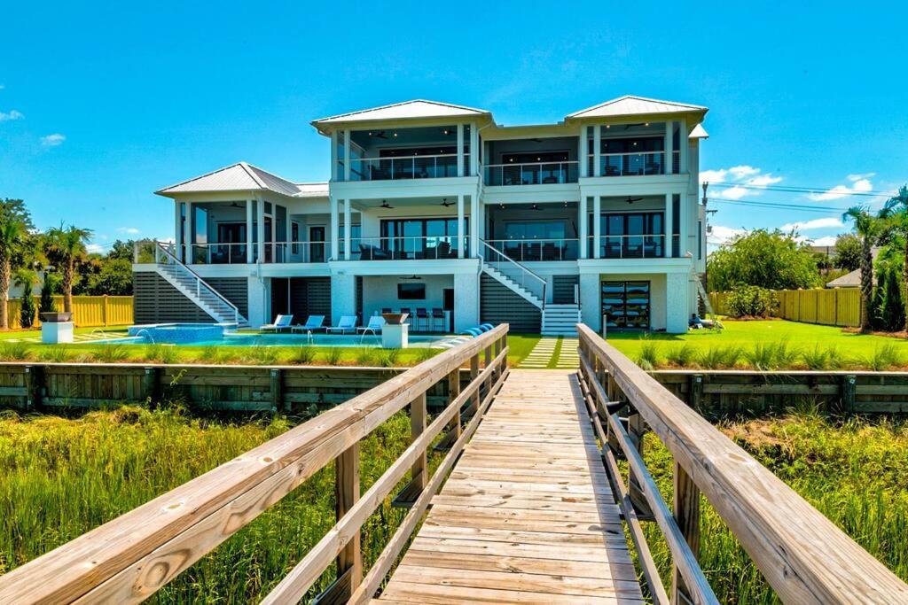 New Waterfront Home With Deep Water Dock Isle of Palms Eksteriør billede