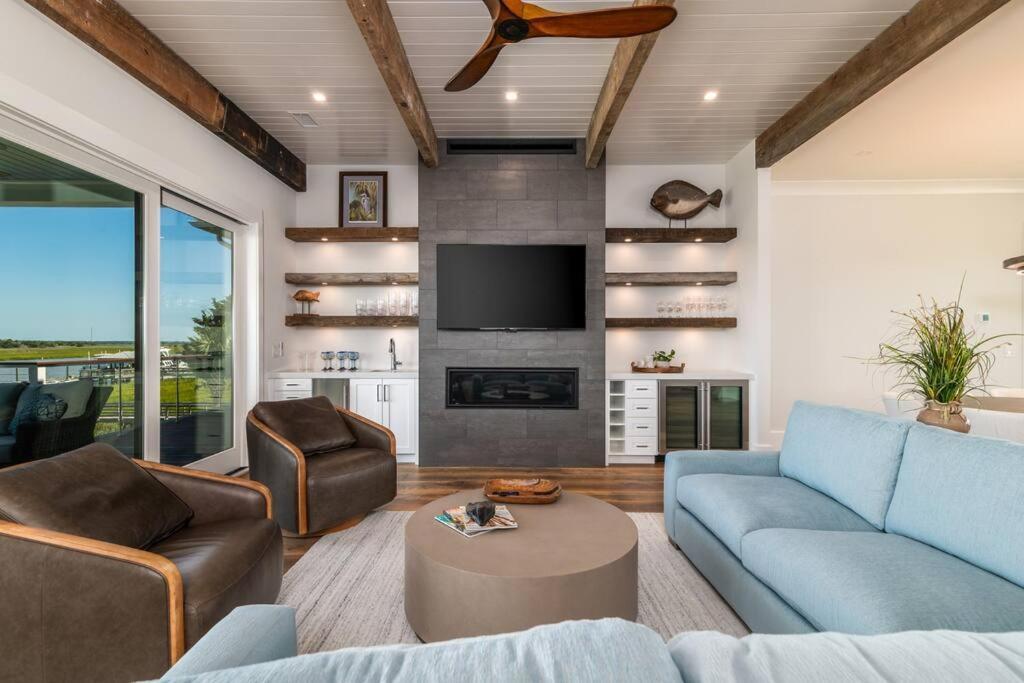 New Waterfront Home With Deep Water Dock Isle of Palms Eksteriør billede