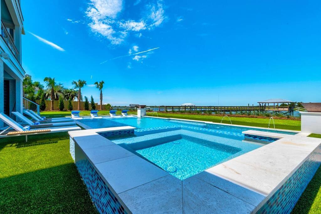 New Waterfront Home With Deep Water Dock Isle of Palms Eksteriør billede