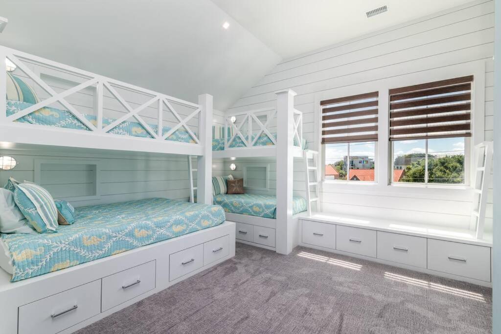 New Waterfront Home With Deep Water Dock Isle of Palms Eksteriør billede