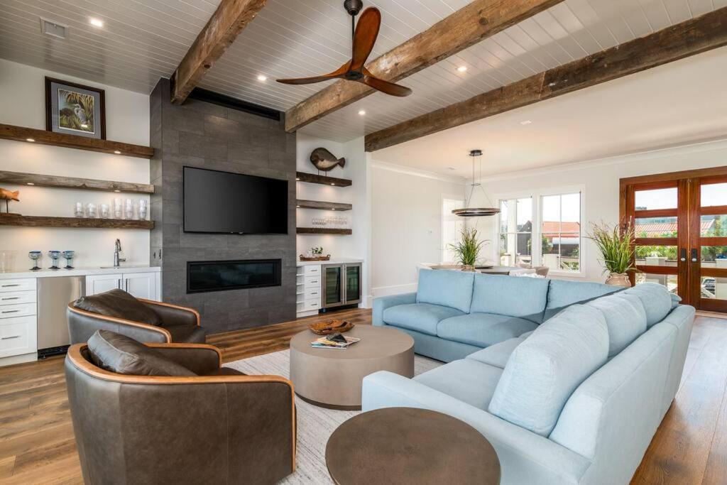 New Waterfront Home With Deep Water Dock Isle of Palms Eksteriør billede