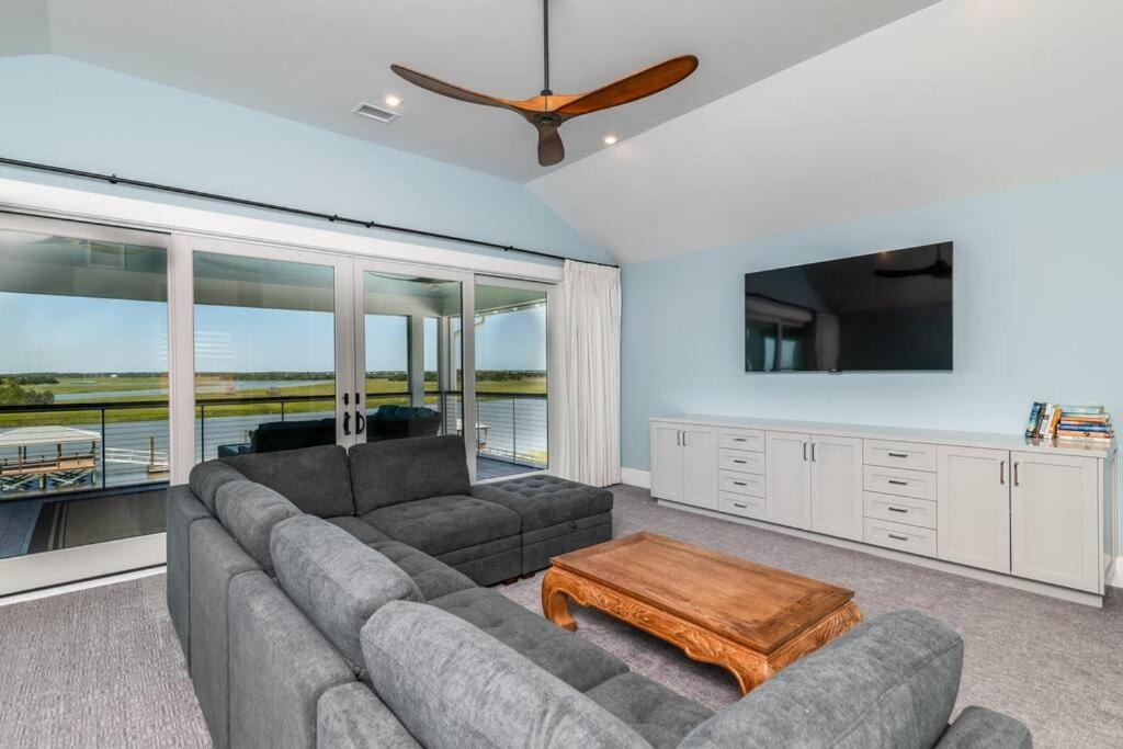 New Waterfront Home With Deep Water Dock Isle of Palms Eksteriør billede