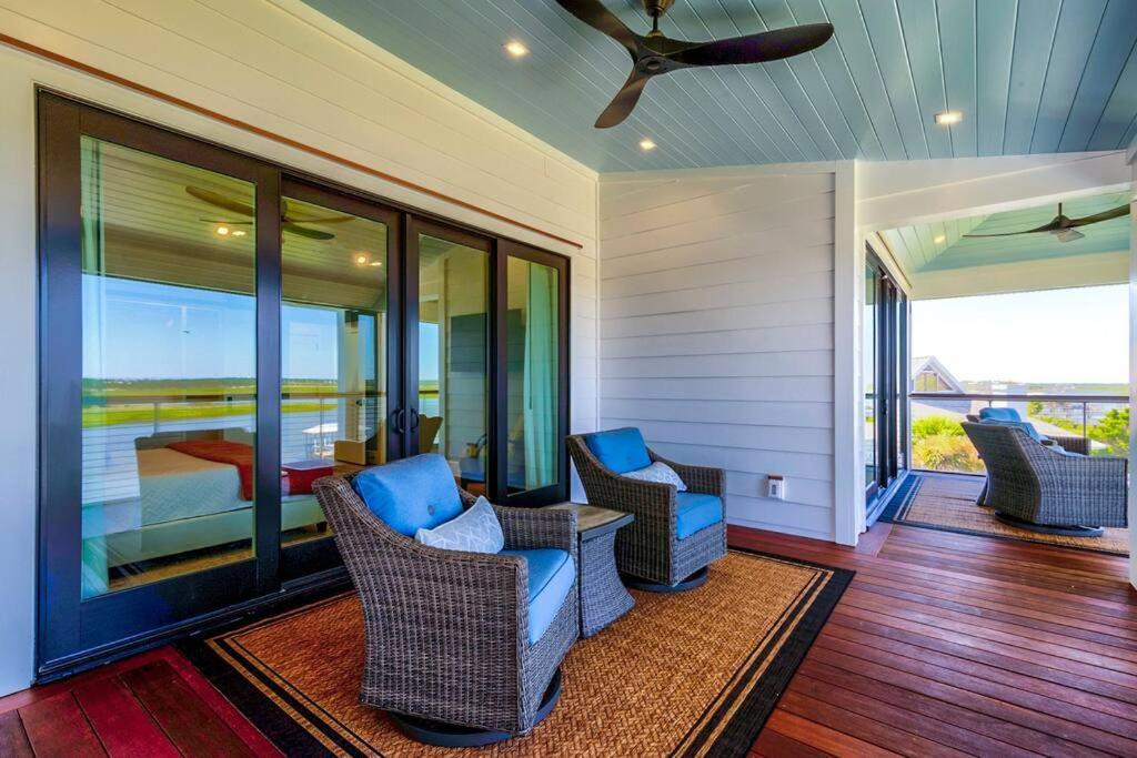 New Waterfront Home With Deep Water Dock Isle of Palms Eksteriør billede