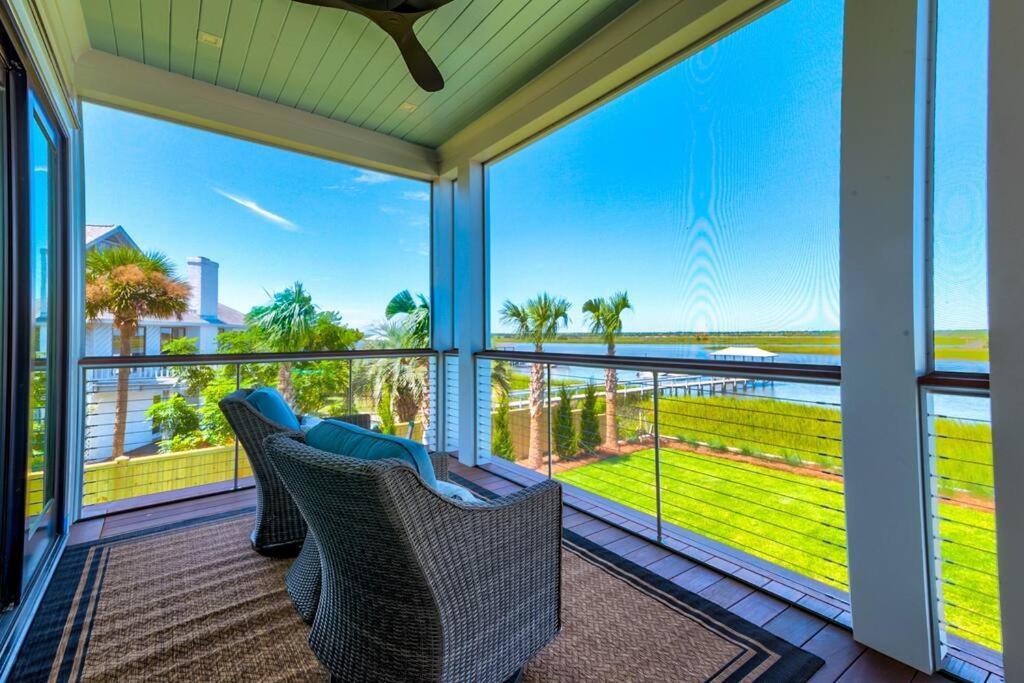 New Waterfront Home With Deep Water Dock Isle of Palms Eksteriør billede
