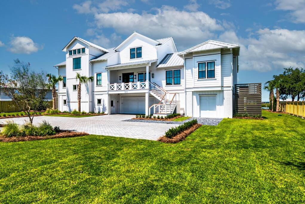 New Waterfront Home With Deep Water Dock Isle of Palms Eksteriør billede
